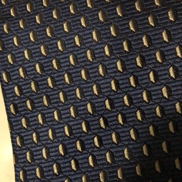 Dockers Navy Silk Tie-EUC - Picture 3 of 9